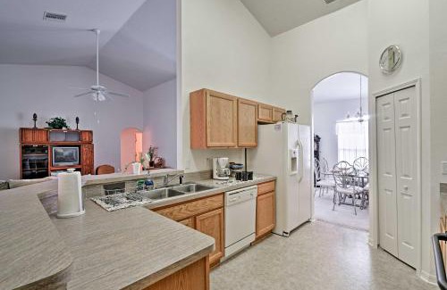Spring Hill Maison | Bright Spring Hill Home 5 Mi to Weeki Wachee Park