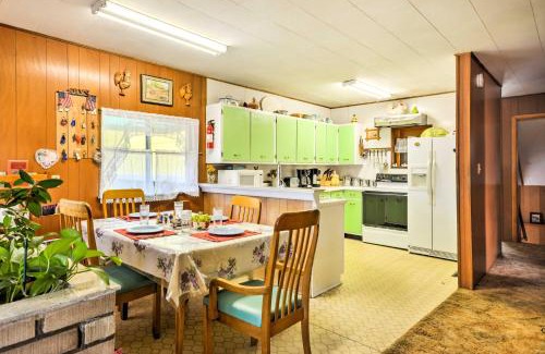 Springer Maison | Bright Springer House with Hammock and Orchard Views!