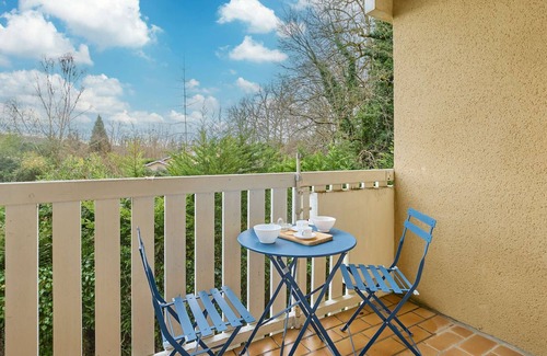 Barbotan-les-Thermes Appartement | Bright studio with balcony and Wi-Fi in Barbotan
