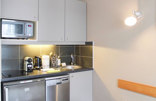 Issy-les-Moulineaux Appartement | Studio lumineux avec balcon & parking