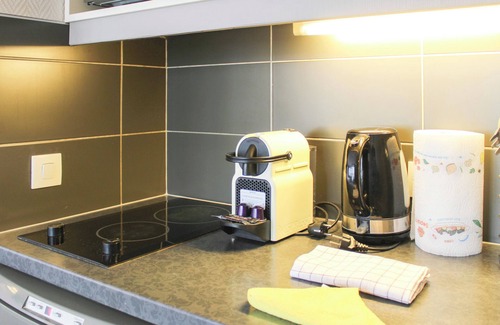 Issy-les-Moulineaux Appartement | Studio lumineux avec balcon & parking