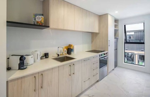 Lower Hutt Maison | Bright Studio Apartment on Macky Street