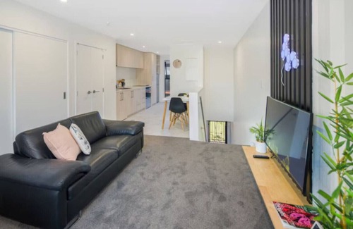 Lower Hutt Maison | Bright Studio Apartment on Macky Street