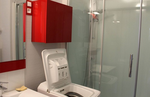 La Roche-Posay Appartement | Studio lumineux centre-ville La Roche-Posay avec WI-FI, lave-linge, lave-vaisselle, animaux admis