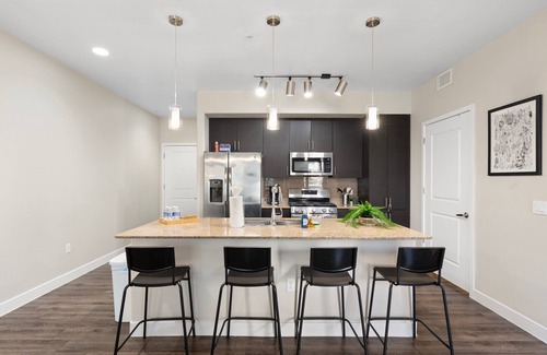 Tempe Appartement | Bright & Stylish 1BR Pool, Gym & Walk to Mill Ave