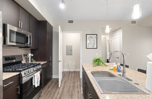 Tempe Appartement | Bright & Stylish 1BR Pool, Gym & Walk to Mill Ave