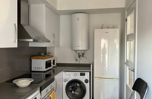 Cornella de Llobregat Appartement | BRIGHT WITH ELEVATOR AND GARAGE. SUBWAY, STREETCAR, TRAIN, BUS. IDEAL FOR EXECUTIVES.