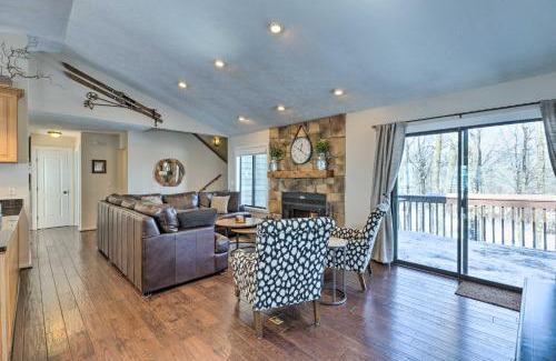 Chestnut Springs Maison | Bright Wintergreen Resort Home Deck and Grill!