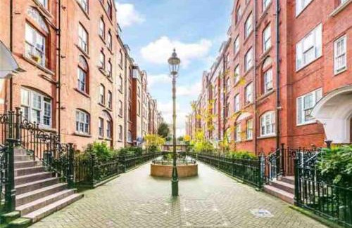 Vincent Square Appartement | Bright wood-floor apartment near Parliament