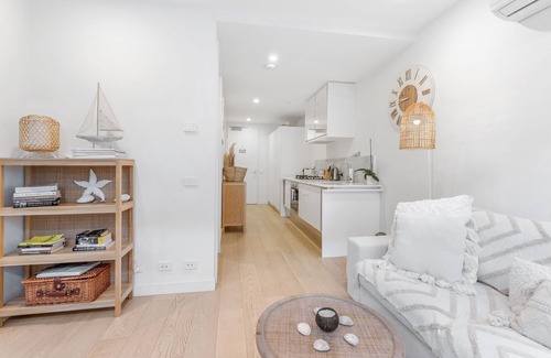 Brighton Appartement | Brighton 1-Bed Apartment with Balcony & Parking