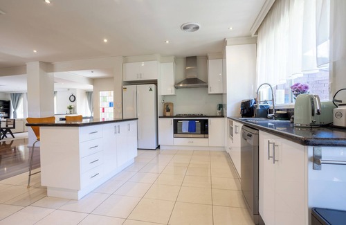 Brighton East Maison | The Regency | Luxury Family Poolside Villa Brighton Beach