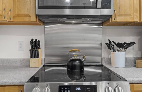 Champaign Maison | Brightside Bungalow - Quiet and close to Campus!