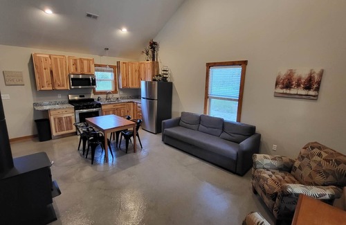 Rensselaer Cabine | Brightstone Lake Cabin 2