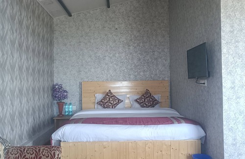 Bhimtal Station Balnéaire | Superb cottage with lake view & WiFi in Naukluchiatal