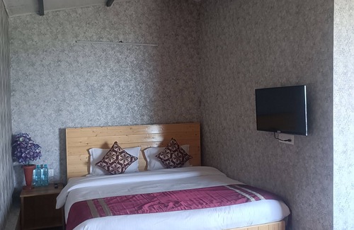 Bhimtal Station Balnéaire | Superb cottage with lake view & WiFi in Naukluchiatal