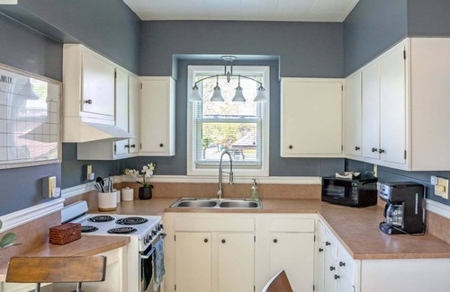 Williamsport Appartement | “Brik House”Near UPMC, Penn College, Lyco College and Little League World Series