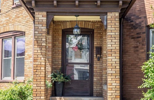 Williamsport Appartement | “Brik House”Near UPMC, Penn College, Lyco College and Little League World Series
