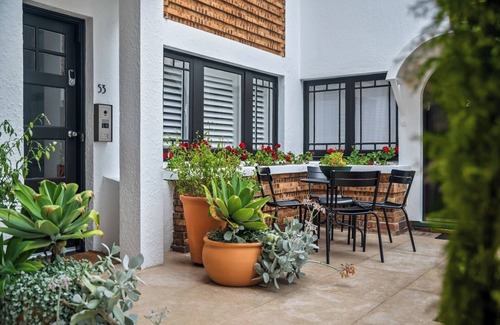 Middle Park Appartement | Brilliant 2BRM, Fully Renovated Art Deco Classic