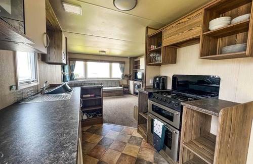 Reighton Maison | Brilliant 8 berth caravan at Reighton Sands Holiday Park, Haven ref 61053RC