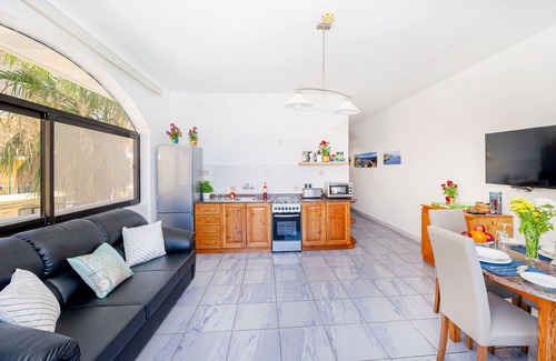 Munxar Appartement | Brilliant Beachfront Apartment with Super Sunset views in Xlendi Bay, Gozo Malta