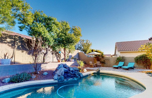 Tatum Ranch Maison | Brilliant home with pool, lovely patio, washer/dryer & central AC