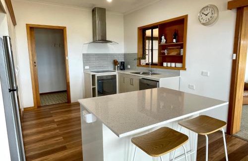 Emu Bay Maison | Brindy's By the Bay