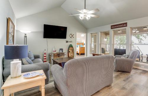 Grove Maison | Bring Your Boat! Lakefront Home with Dock in Grove