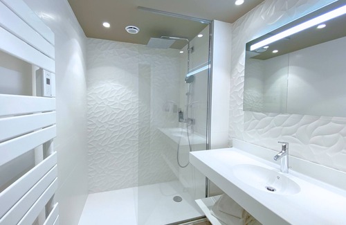 Lecousse Hôtel | Brit Hotel Piscine & Spa - Fougères
