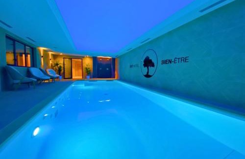 Lecousse Hôtel | Brit Hotel Piscine & Spa - Fougères