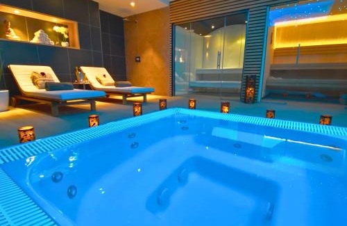 Lecousse Hôtel | Brit Hotel Piscine & Spa - Fougères