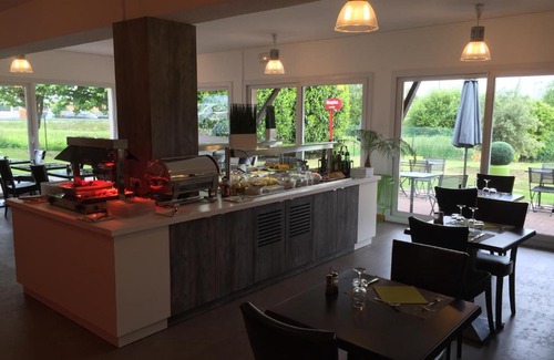 Val-de-Reuil Hôtel | Brit Hotel Rouen Sud Val De Reuil