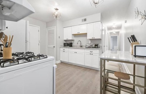 East Memphis Maison | Broadview | Modern Comfort for Work & Play