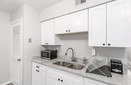 East Memphis Maison | Broadview | Modern Comfort for Work & Play