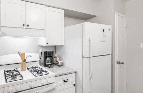 East Memphis Maison | Broadview | Modern Comfort for Work & Play