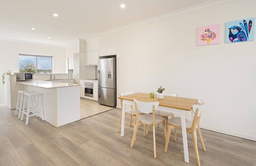 Runaway Bay Appartement | Broadwater Days Breezy Resort Living by the Bay