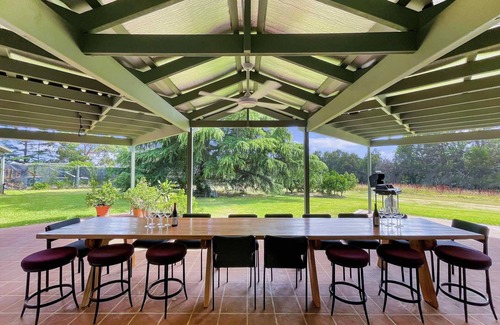 Broke Maison | The Residence at Tinonee Vineyard Estate - Luxury grand 6 bedroom homestead on historic vineyard estate