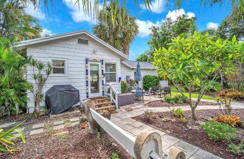 Tarpon River Maison | Bromeliad Bungalow - Downtown Cottage