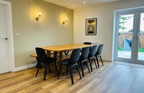 Bacton Maison | Bromholme Cottage Bacton - Sleeps 10, hot tub, close to beach