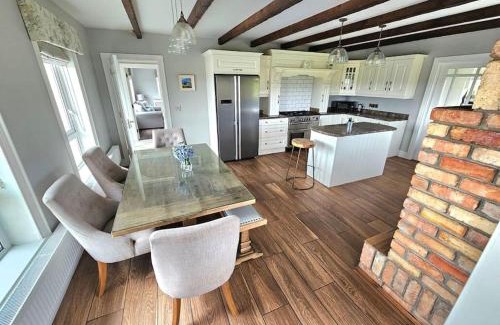 Dungloe Maison | Brontès House
