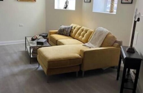 Bronzeville Appartement | Bronzeville Garden Unit with beautiful side yard