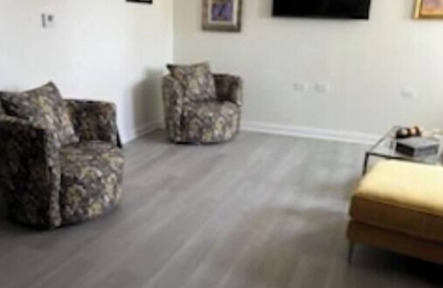 Bronzeville Appartement | Bronzeville Garden Unit with beautiful side yard