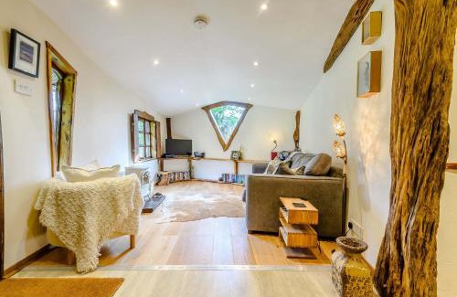Mitcheldean Maison | Brookbank Folly
