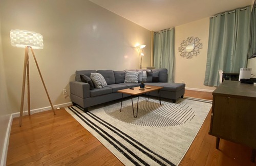Borough Park Appartement | Brooklyn 2 Bedroom - 30 mins to Manhattan! Easy access to train!