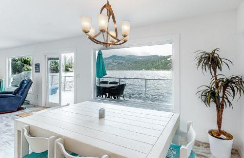 Christina Lake Maison | Brooks Lake House