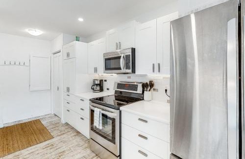 Christina Lake Maison | Brooks Lake House
