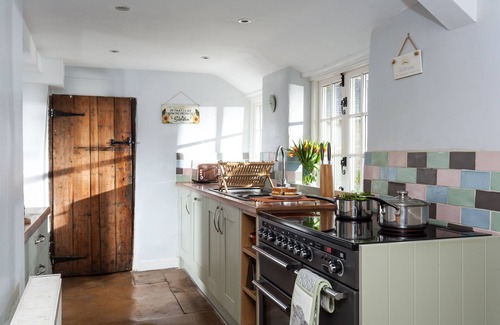 Longborough Maison | Brookview is a wonderfully presented three bedroom period property in the peaceful village of Lower
