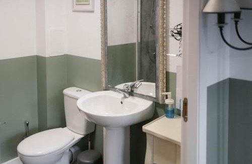 Sighthill Maison | BroomHouse HomeStay