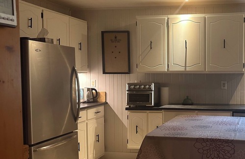 South Bruce Peninsula Cottage | Bruce Peninsula Forest Cottage- Huge property with hiking trails