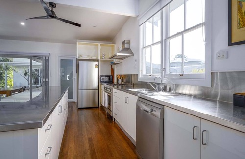 Brunswick Heads Maison | Bruns Pavilion -sleeps 10 (pet friendly) Central Brunswick Heads
