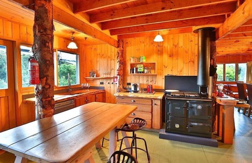 South Bruny Maison | Bruny Island Lodge ~ Rustic timber chalet!
